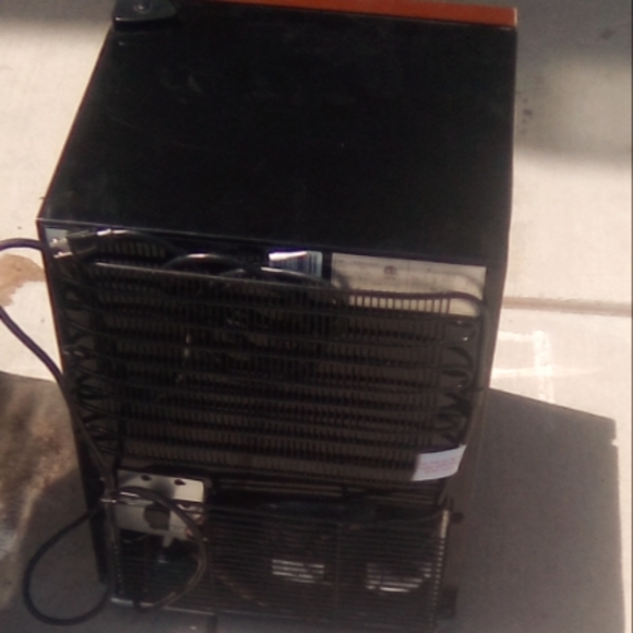 Authentic Yukon Jack mini fridge - Picture 3 of 3